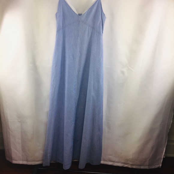 Club Monaco Dresses & Skirts - Club Monaco Halter Back Pinstripe Maxi Dress Sz 4